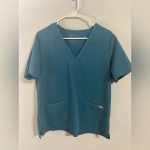 Figs carribean blue three pocket top